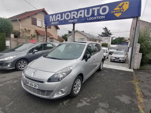Renault Grand Scenic III-1.9 dCi 130ch-FAP- Bose-7 places