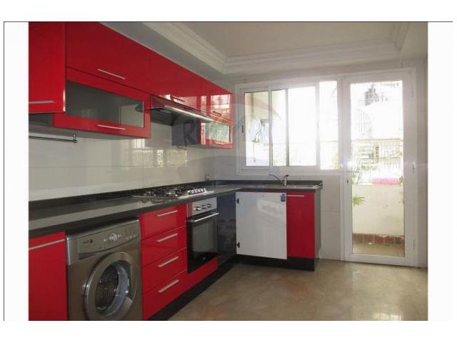 Residence ferme en plein Boulevard Ghandi