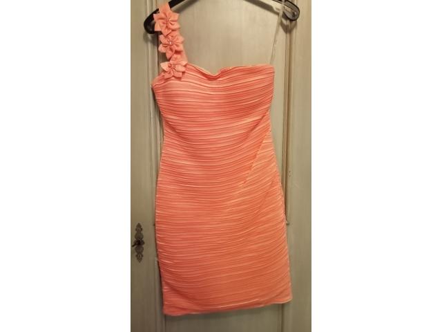 Robe cocktail couleur corail