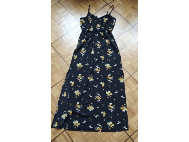 Robe noire à fleurs Divided Comme neuve