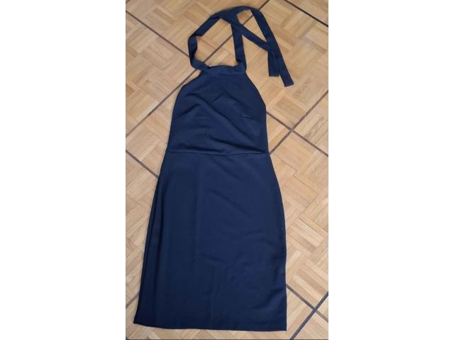 Robe noire dos nu neuve