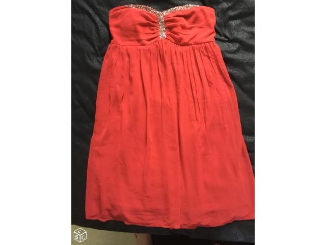 ROBE ROUGE TAILLE 44 NEUF