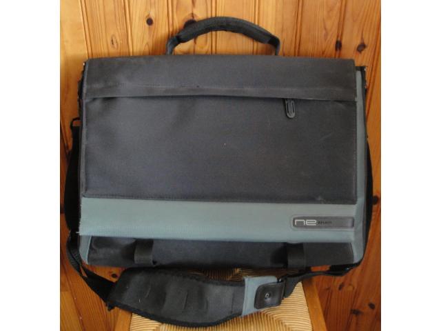 Sacoche Belkin pour Ordinateur 17/19 Pouces