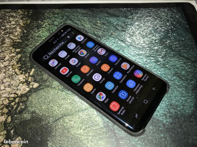 Photo Samsung Galaxy s8 64 Go noir en parfait état image 1/3