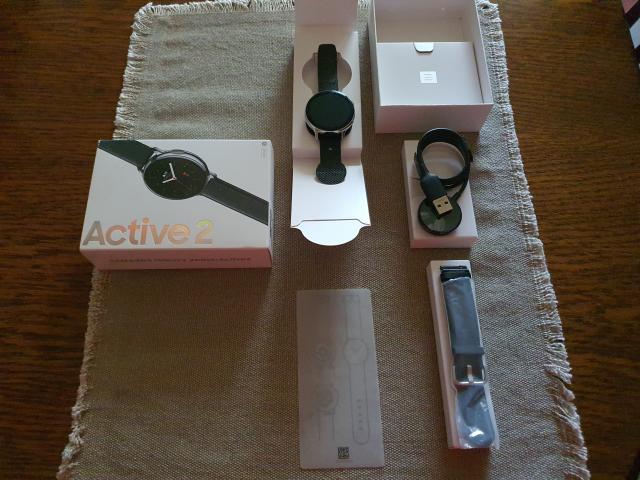 Photo SAMSUNG Galaxy Watch Active 2 44mm Stainless Silver (SM-R820NSSALUX) image 1/3