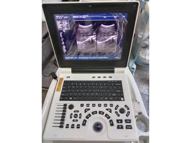 Photo Scanner à ultrasons vétérinaire image 1/6