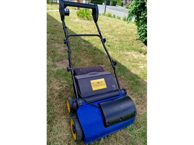 Scarificateur électrique 40cm en tbe.