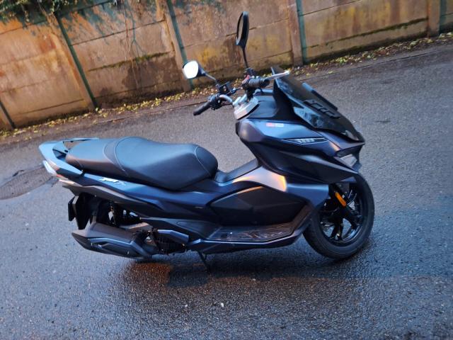 Scooter a vendre 3500,euros