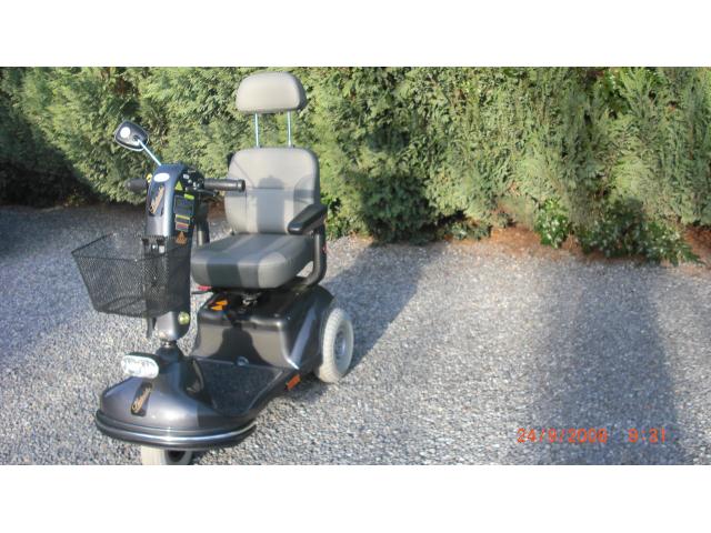 Photo scooter électique VERMEIREN  pour personne a mobilité réduite image 1/6