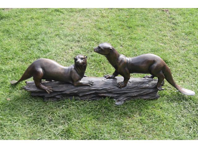SCULPTURE BRONZE FAISANT FONTAINE (Les loutres)