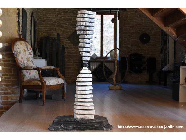 Photo Sculpture en Marbre Gris et Blanc - Statue Jardin - Décoration Maison image 1/3