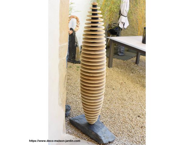 Photo Sculpture en Pierre Beige et Noire - Statue Jardin image 1/3
