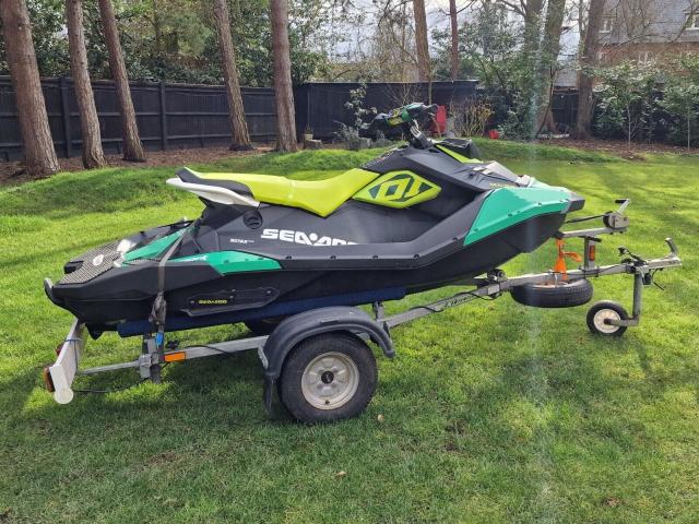 Seadoo Spark Trixx 3UP 90 CV 2017 avec remorque