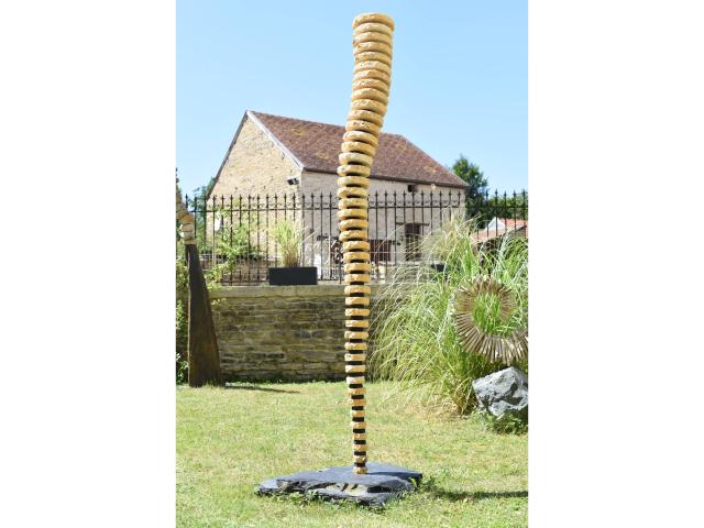 Photo Skulptur aus Travertin-Schiefer – Gartenstatue image 1/5