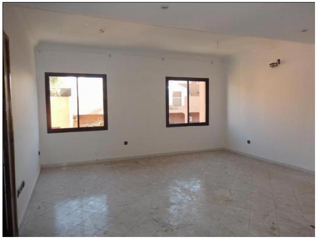 SPACIEUSE BUREAU DE 85 M² AU 2 ÉME ÉTAGE