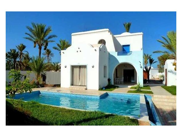 Spacieuse villa de vacances avec piscine et 5 chambres à Djerba