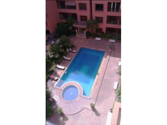 Spacieux appartement meublé avec piscine