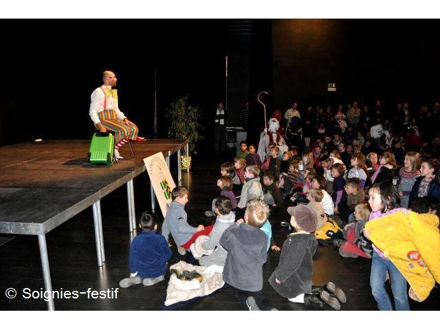 Photo Spectacle de clown dans les écoles, animations de rue marchés de Noël, spectacles pour Saint Nicolas image 1/4