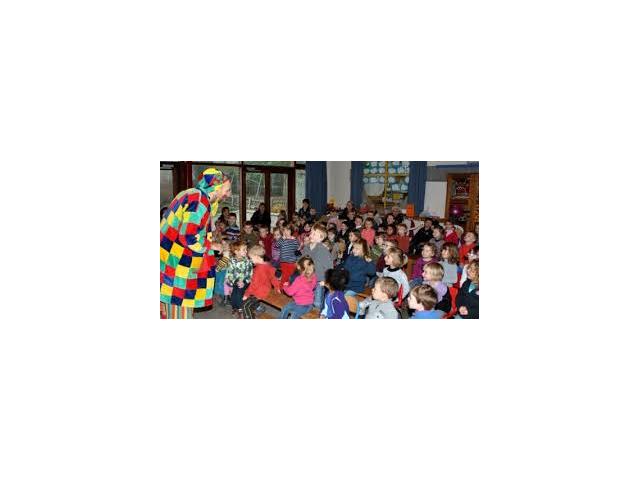 Photo Spectacles dans les écoles, Saint Nicolas, Noël, clown, mime, statue vivante, échassier, faux serveu image 1/6