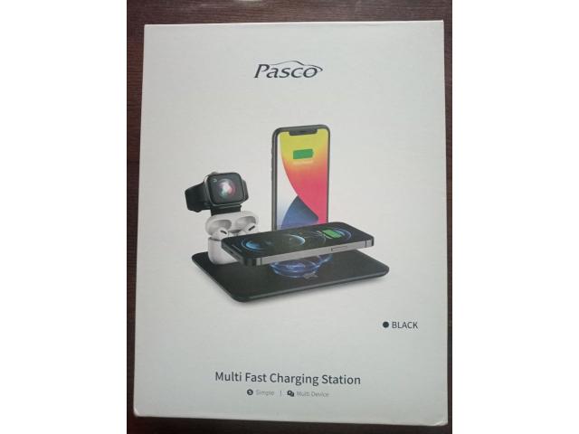 Photo Station de recharge pour smartphone Apple, Airpods, Apple Watch neuf et emballée image 1/5
