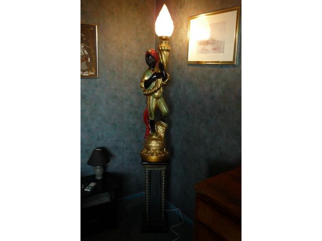 Statue lampadaire nubien porte torchère style vénitien