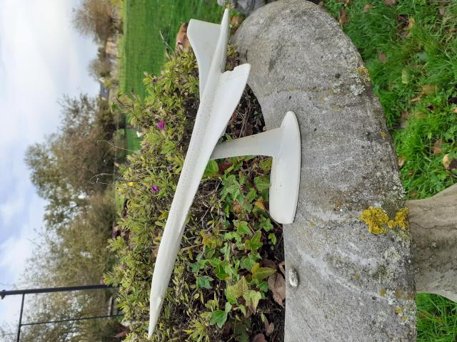 SUPERBE AVION CONCORDE EN FONTE DE FER.