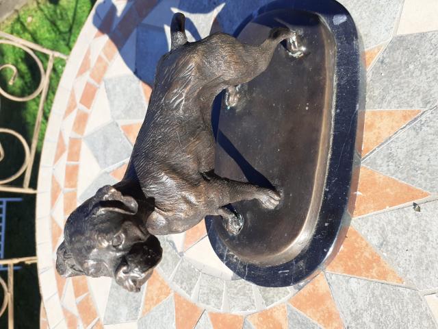 SUPERBE BOXER EN BRONZE SUR SOCLE EN MARBRE.