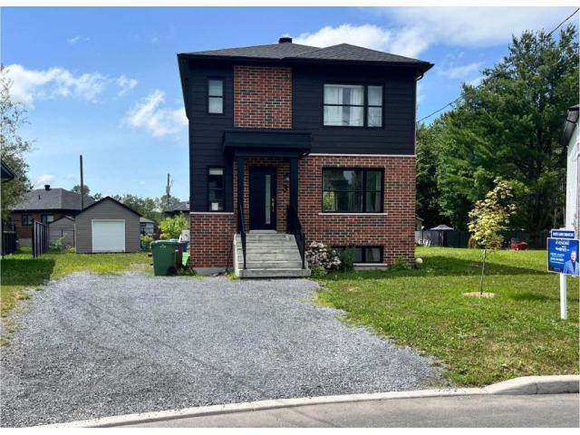 Photo Superbe maison de 3 chambres à l'étage - Bedford (Quebec) image 1/6