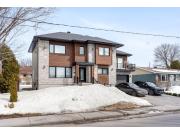 Annonce Superbe maison moderne et élégante à Sainte-Dorothée (Laval, Quebec)