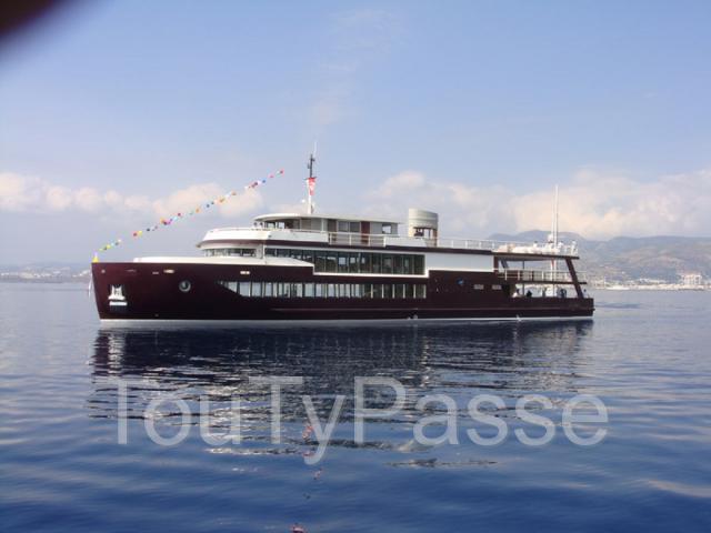 Photo superbe récent et luxueux Yacht passagers de 45m image 1/6