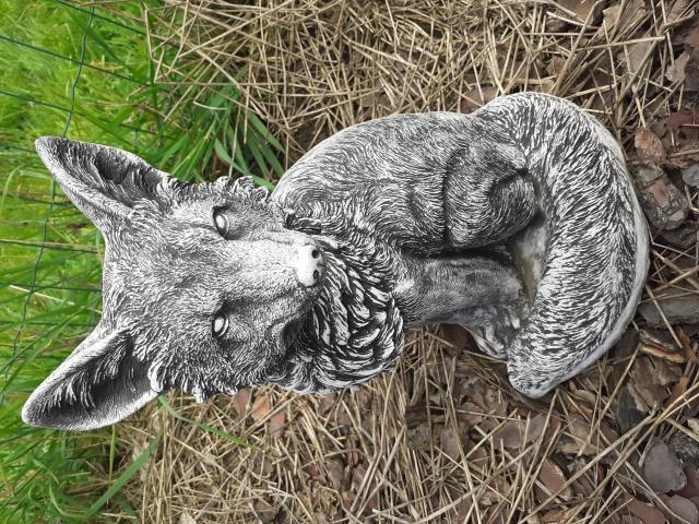 SUPERBE RENARD EN PIERRE RECONSTITUEE