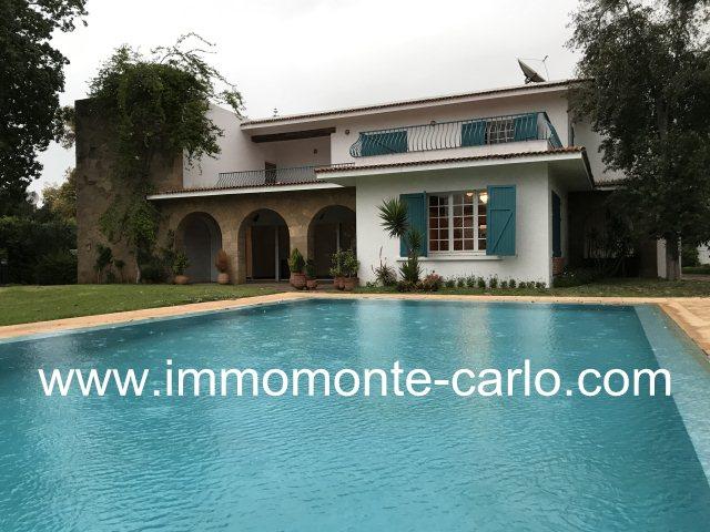 Superbe villa avec piscine à louer au quartier  Souissi