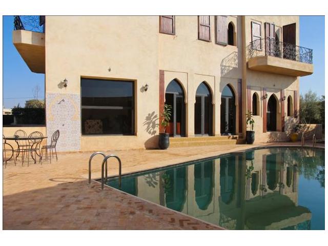 Superbe villa meublée vc jardin hamam et piscine à Targa
