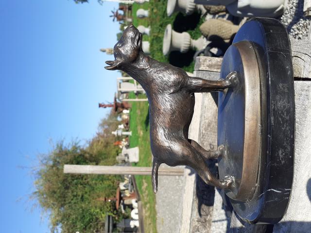 SUPREBE BULL TERRIER EN BRONZE SUR SOCLE MARBRE