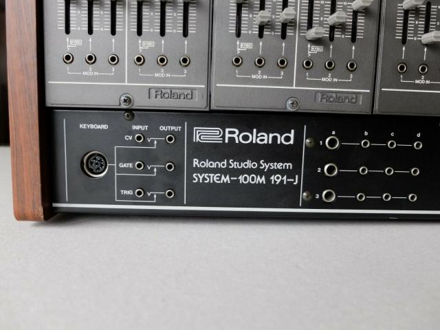 Photo Synthétiseur modulaire analogique Roland System 100m, modèle "D" image 1/3