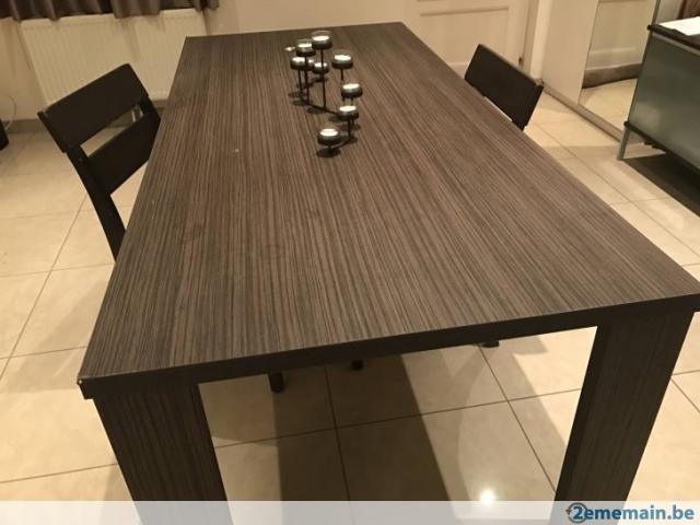 Table + 2 chaises