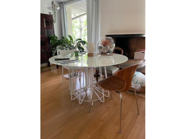 Table blanche design