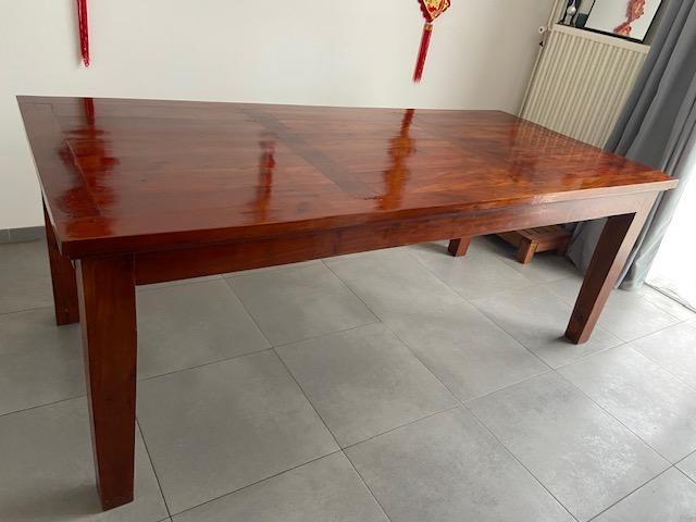 TABLE EN BOIS