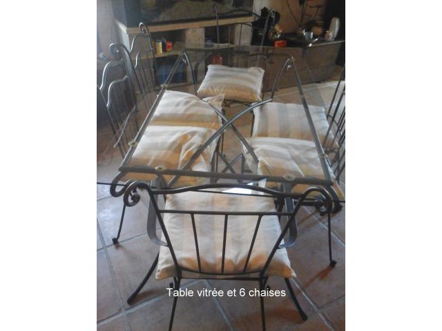 table et 6 chaises en fer forgés