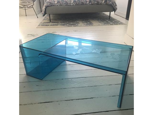 Table Kartell by Patricia Urquiola