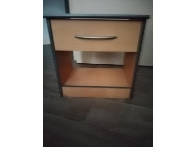 TABLES DE CHEVETS EN BOIS