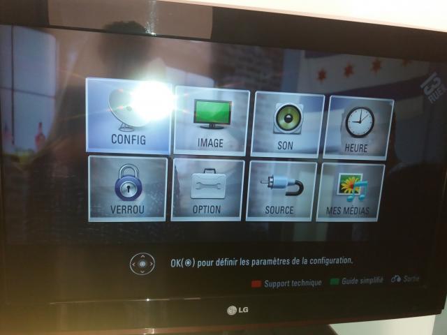 Télévision led écran plat marque LG