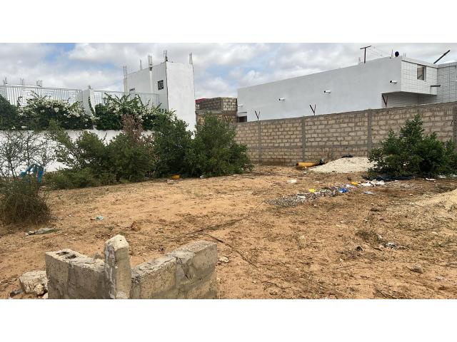 Terrain 300 mètres carrés à vendre à Malicounda Sénégal
