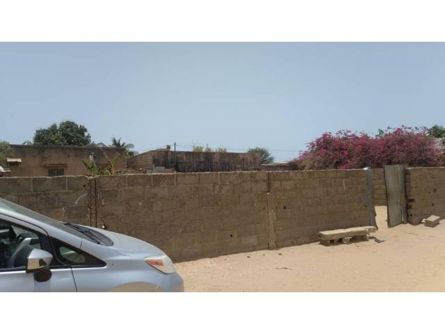 Terrain 400 mètres carrés à Saly Mbambara