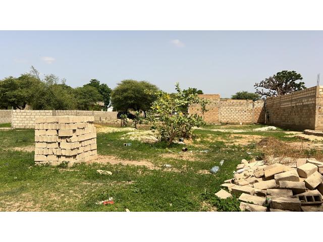 Terrain de 275 mètres carrés à vendre à Saly Sénégal