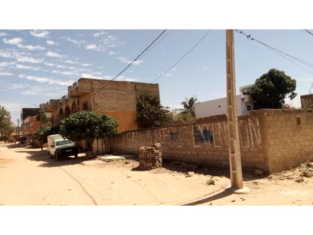 Terrain de 300 mètres carrés à vendre à Saly Sénégal