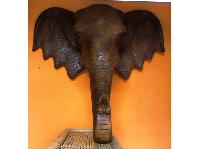 tête d'éléphant en bois d'acacia - H: 110 cm