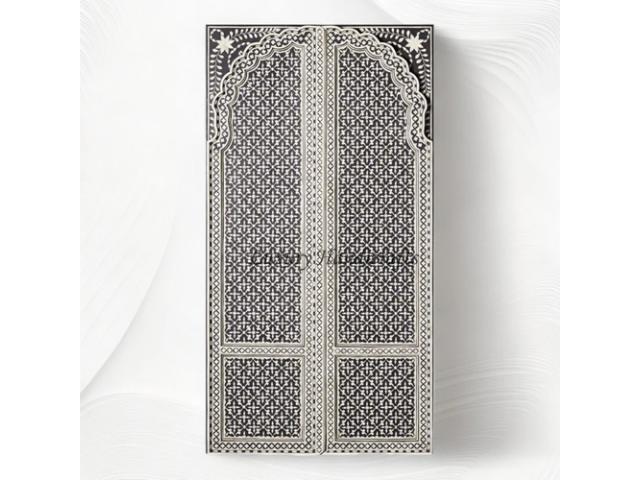 Photo The Art of Opulence: Doors with Exquisite Bone Inlay image 1/1