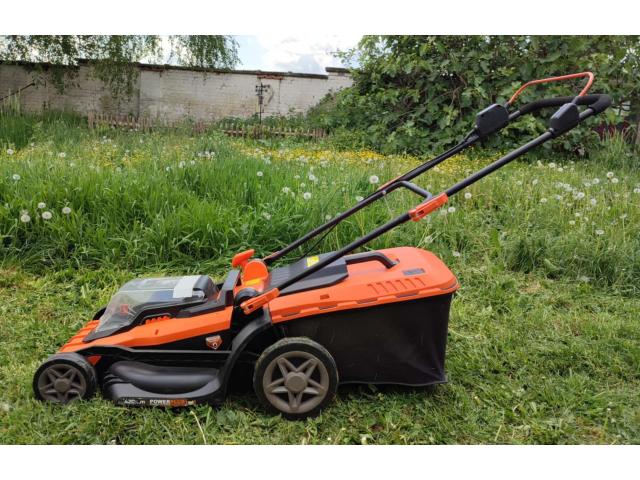 Tondeuse à gazon sur batterie