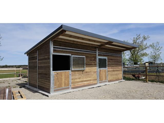 TOP Box Extérieur pour Chevaux, Construire une Écurie, Acheter un Abri Ouvert, Boxes d'Écurie